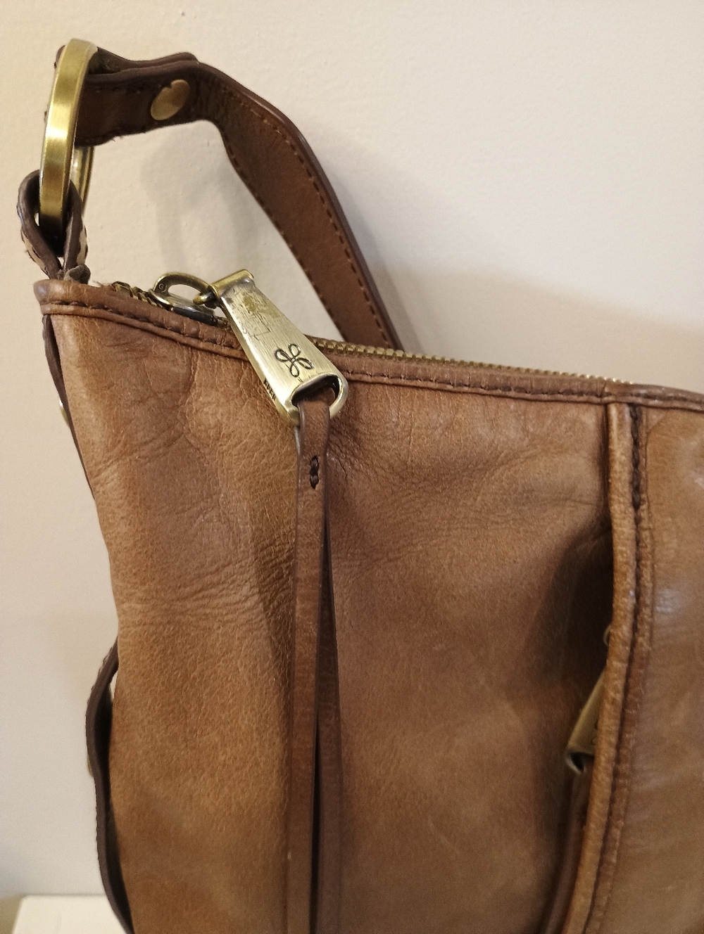 Hobo Brand Classic Tan Leather Boho Shoulder Bag - Picture 2 of 10